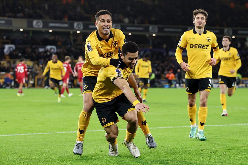 Bet365体育集团-英超中资队酿奇迹？绝平阿森纳+绝杀利物浦！4轮抢7分 或逆袭保级